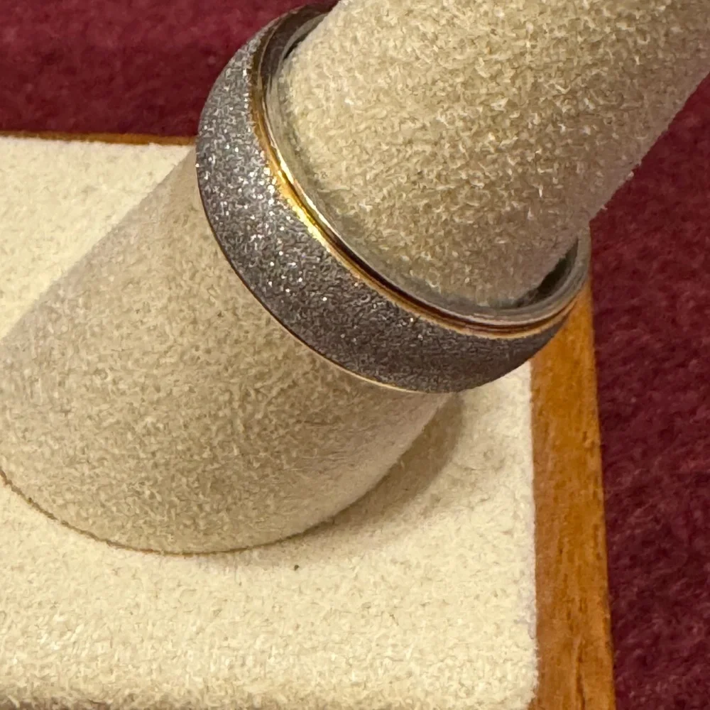 Men’s gold tone stainless steel crystal encrusted ring band